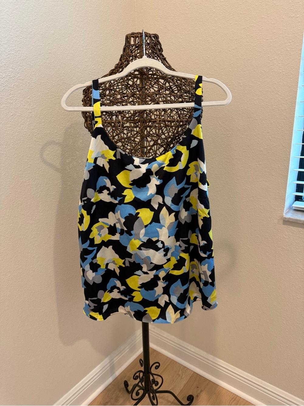 Bar III Floral Scoop Neck Tank - Black/Blue/Yellow
